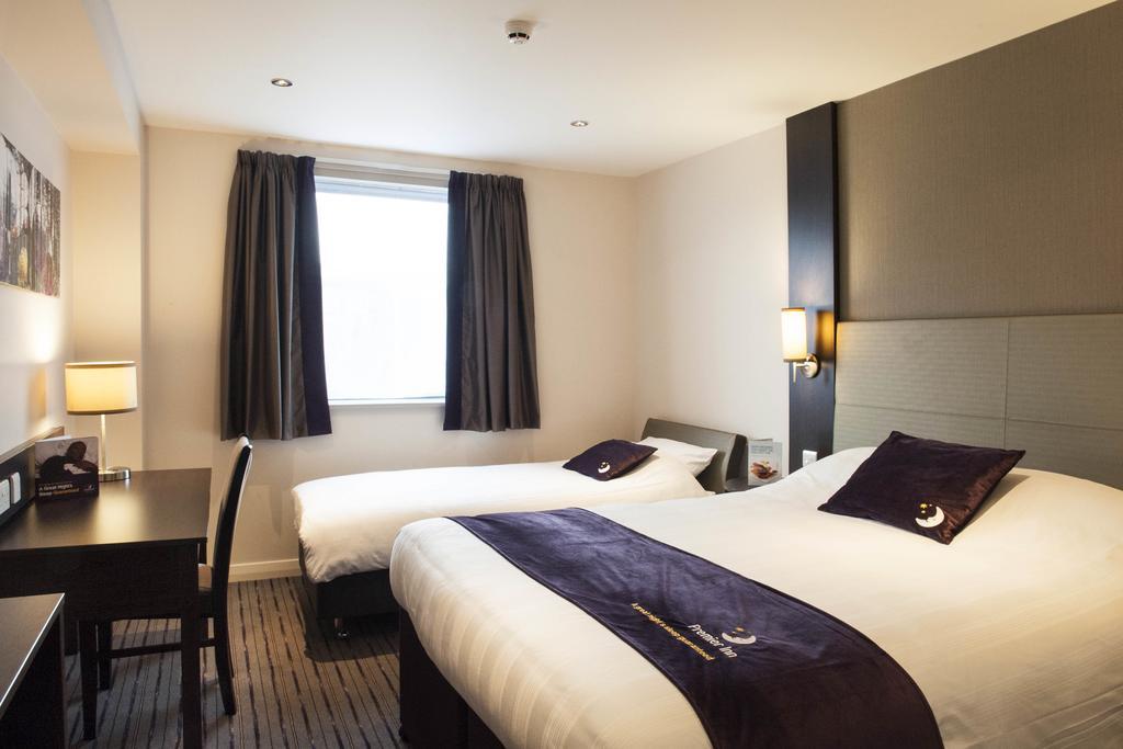 Premier Inn London City - Aldgate Szoba fotó