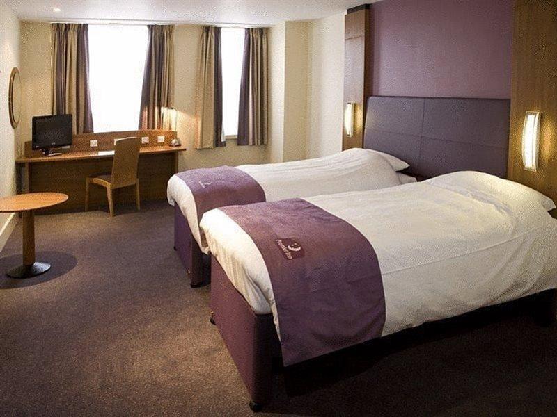 Premier Inn London City - Aldgate Kültér fotó