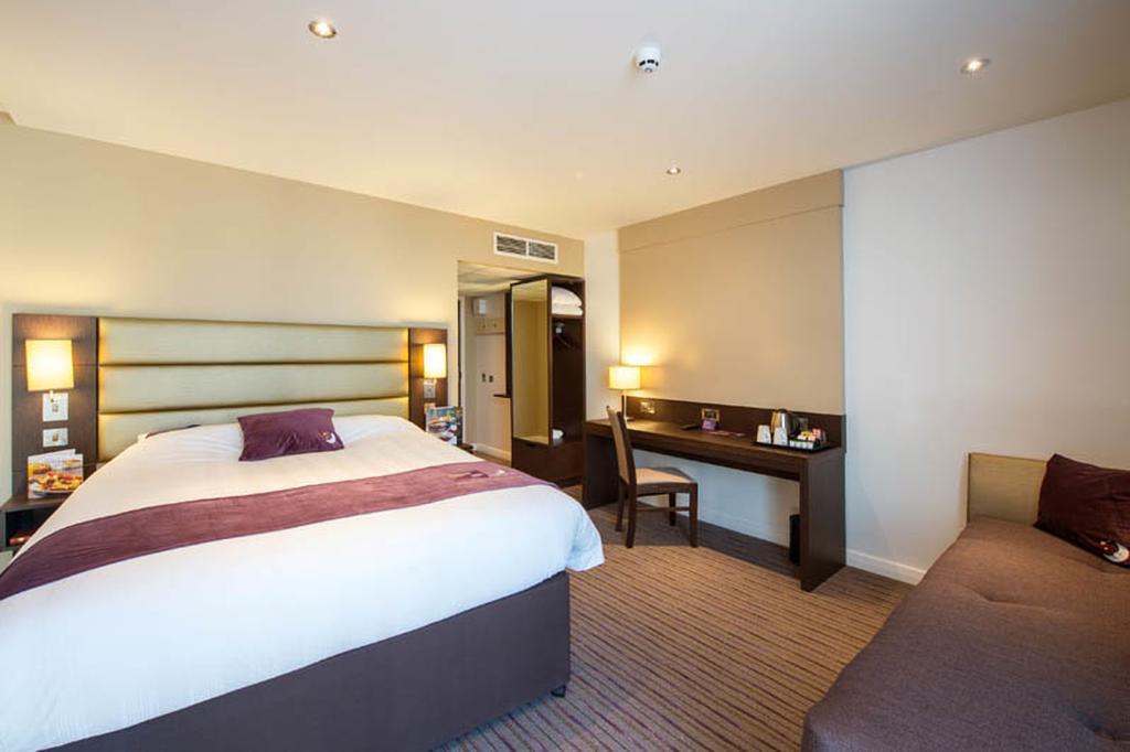 Premier Inn London City - Aldgate Kültér fotó